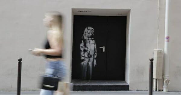 Italy returns to France the work of Banksy stolen at the Bataclan
