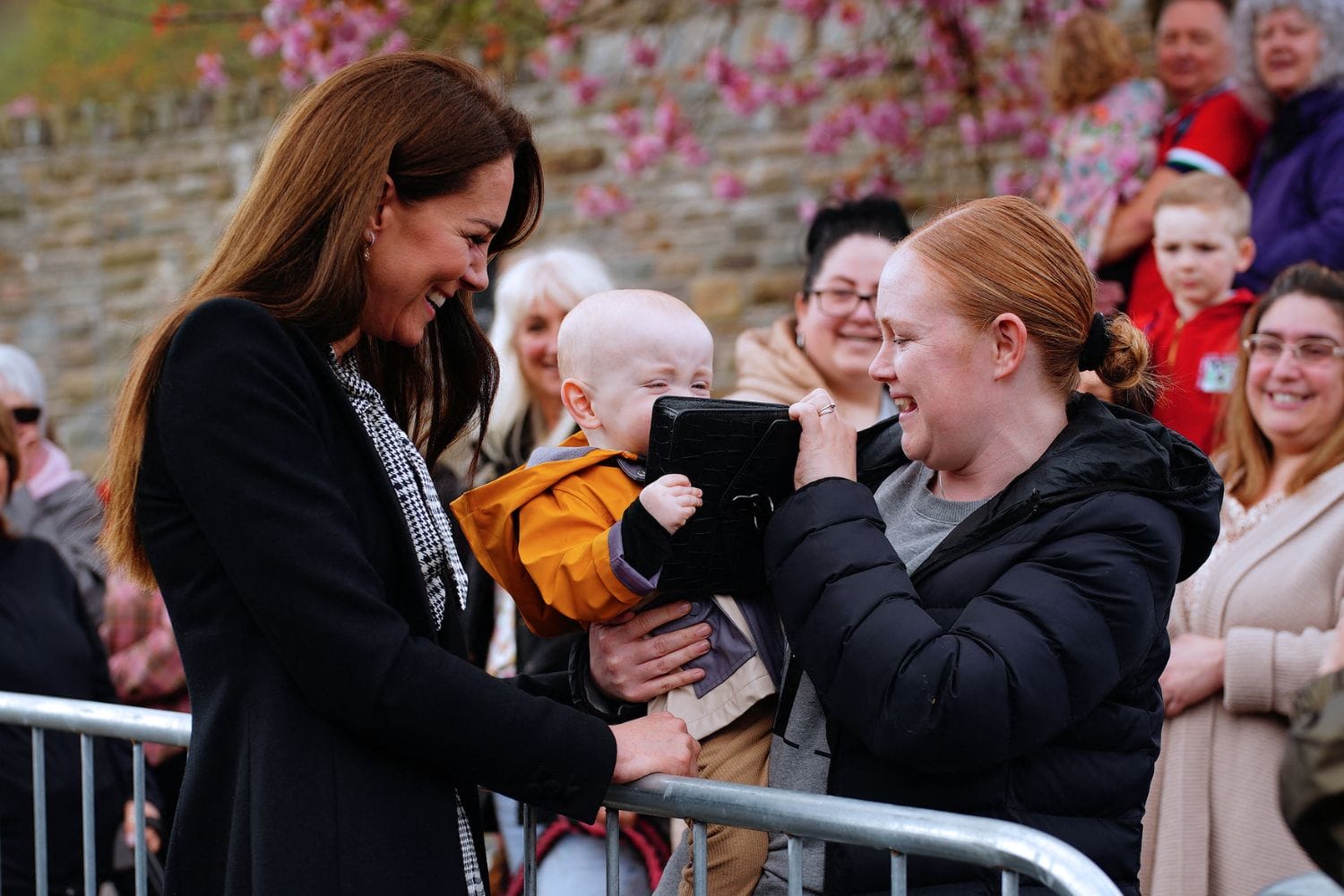 Kate Middleton Visit to Aberfan Handbag Incident