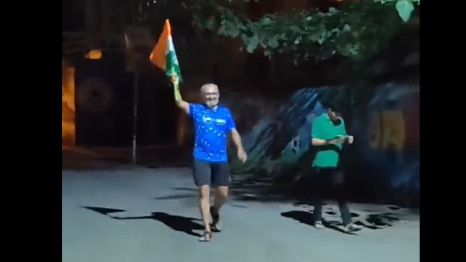 Man covers 73 km on foot in 13 hours to trace India’s map in Bengaluru