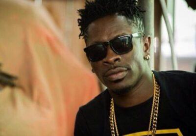 Shatta Wale Slaps His Body Guard For Allowing Fans To Touch Him On Stage (Video)