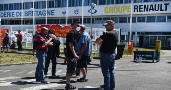 Threat of closure of Renault sites : the Foundry of Brittany blocked by employees