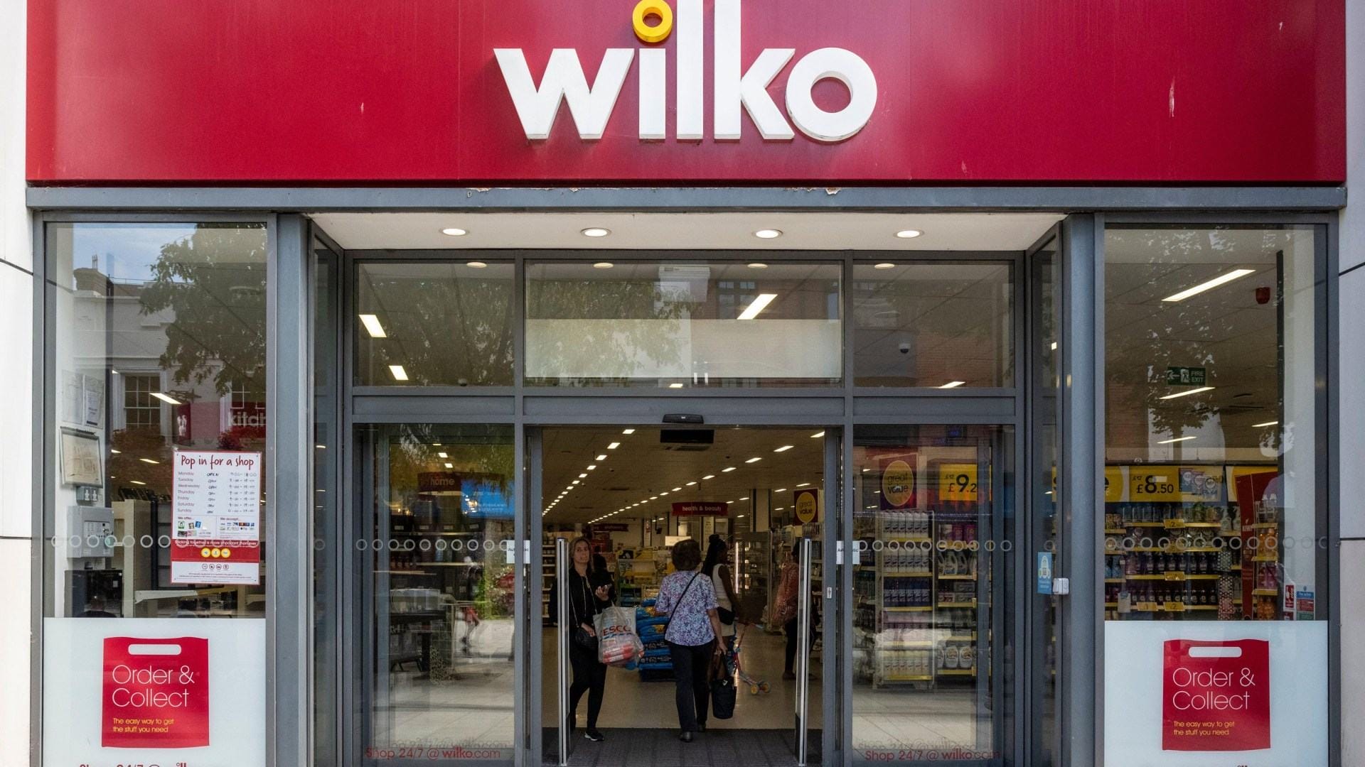 Wilko chief shares emotional statement as tearful shoppers say beloved chain's demise is like Woolworths all over again