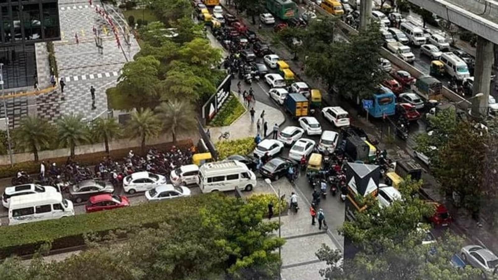 'Build more metro lines': Netizens fume as Bengaluru traffic worsens