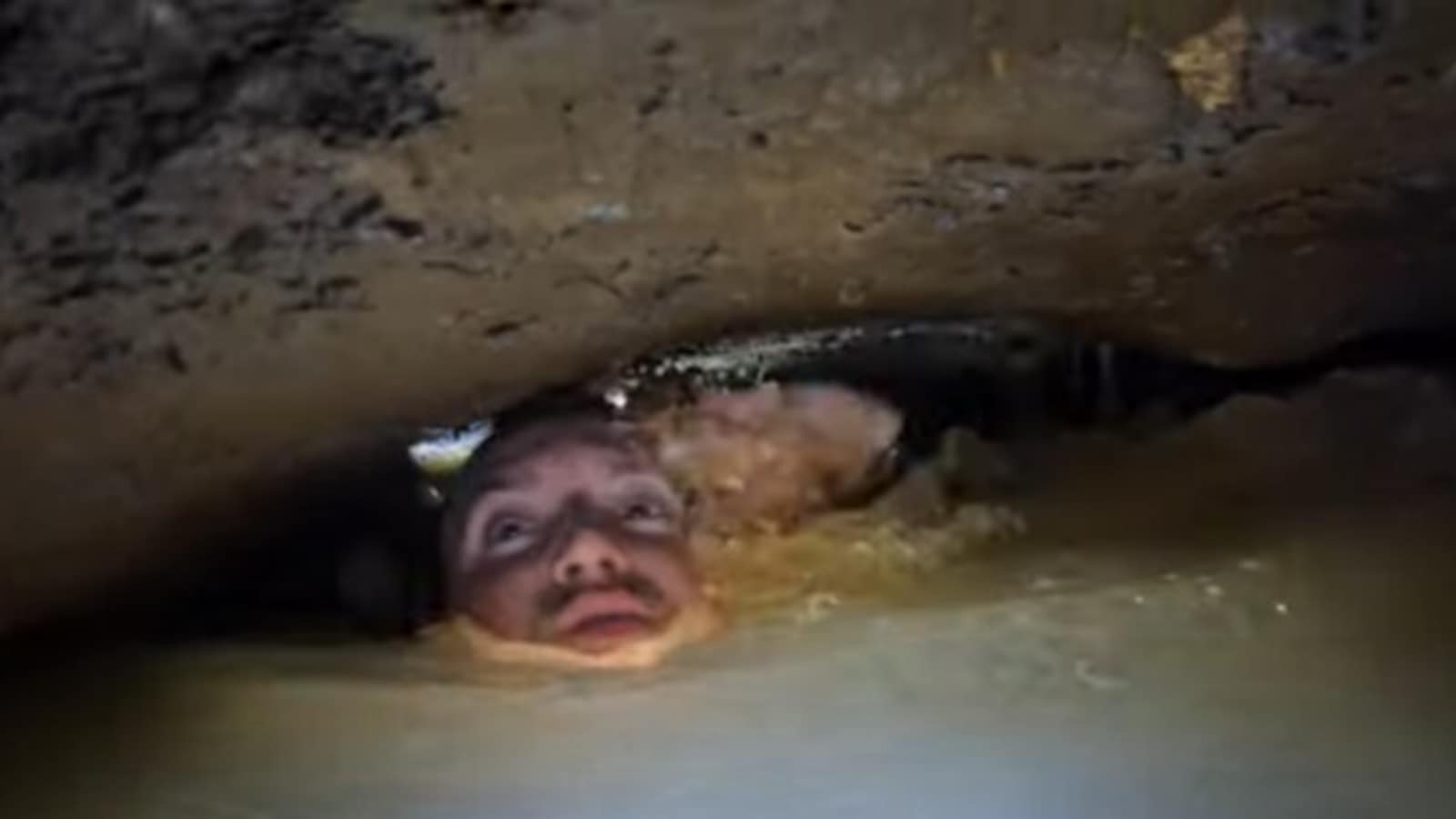 Man almost drowns while exploring cave. Scary moment captured on camera