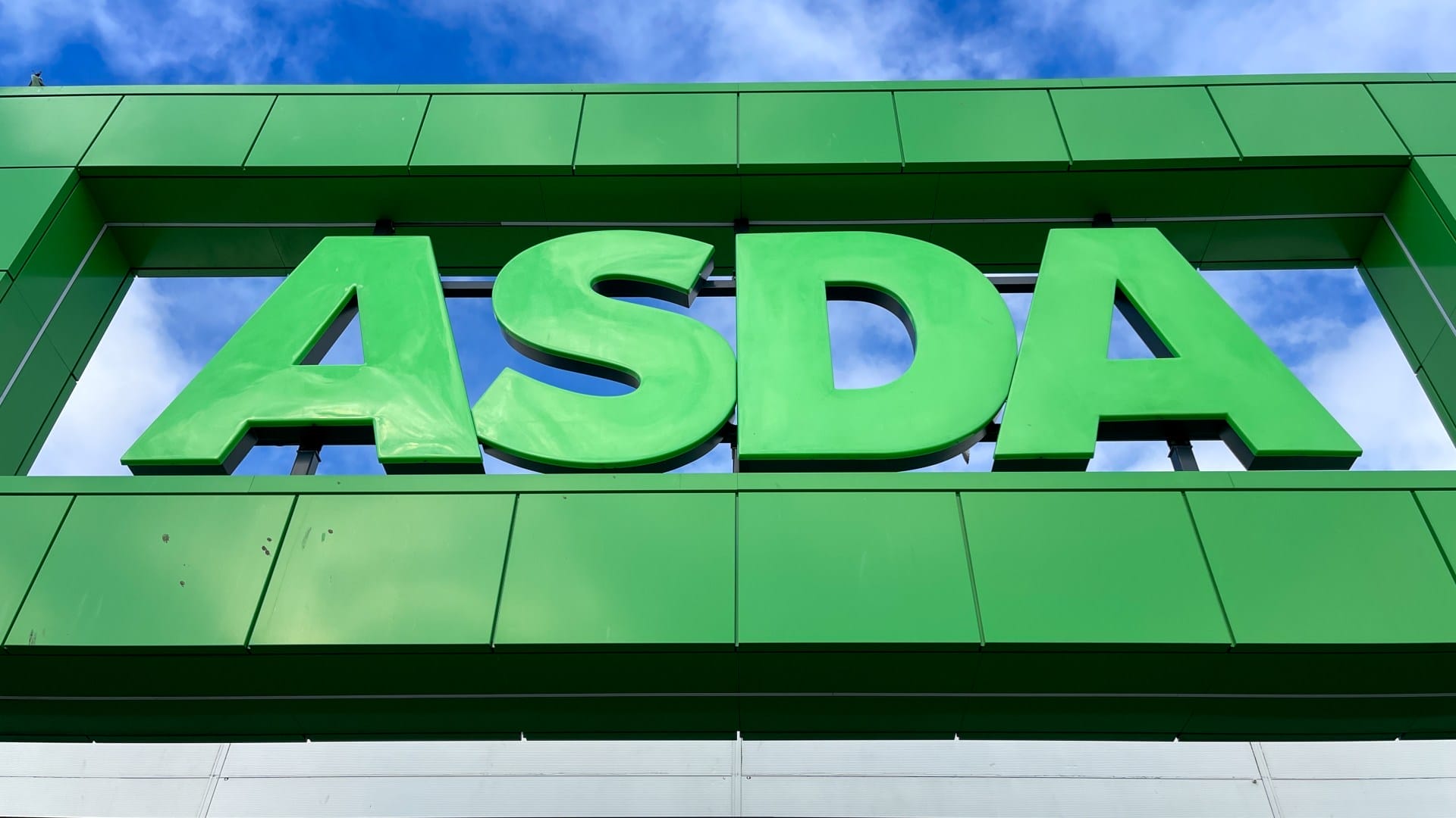 Full list of Asda locations going cashless as supermarket axes manned ...