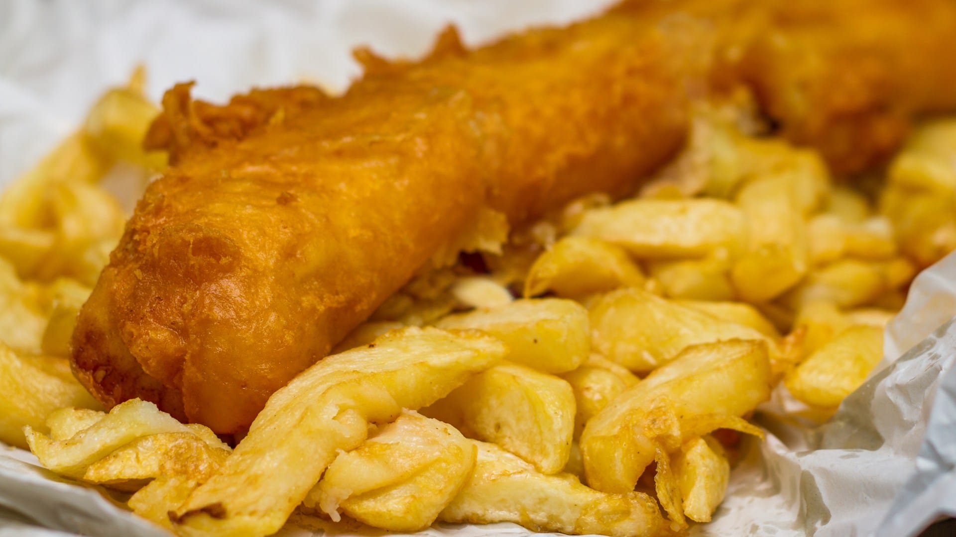 Huge blow as seaside chippy with 'best fish and chips in the world' shuts down for good after 62 years