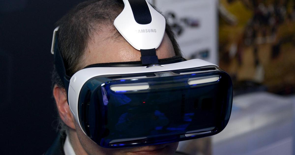 Open up a whole new (virtual) world with Samsung’s $200 Gear VR headset