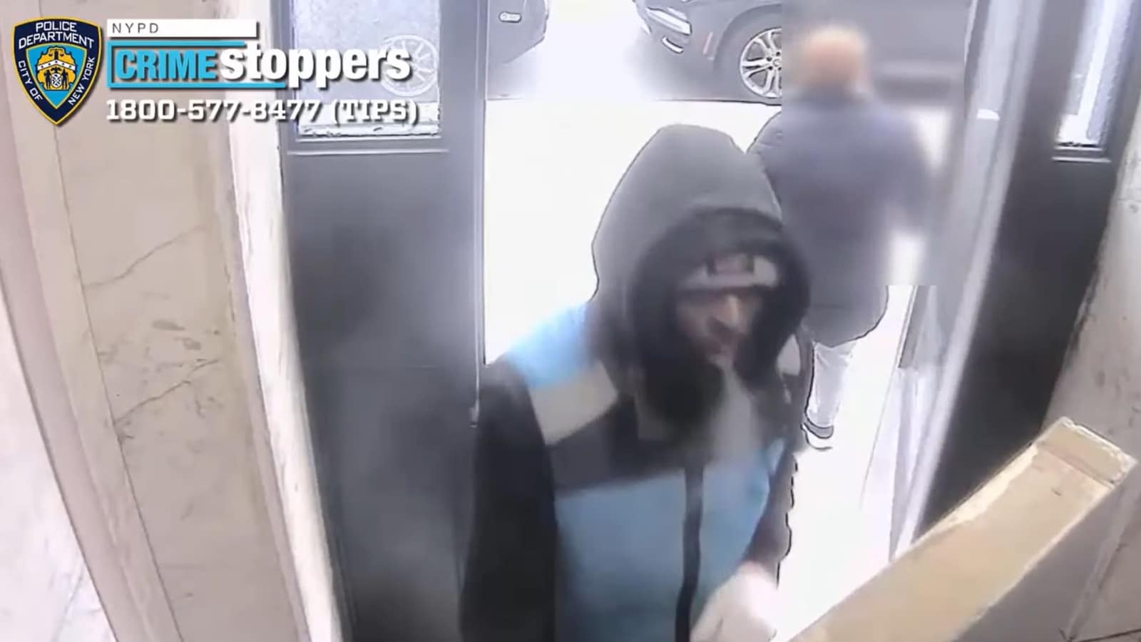 Burglar disguises himself as Amazon worker, steals $35,000 in New York City robbery spree
