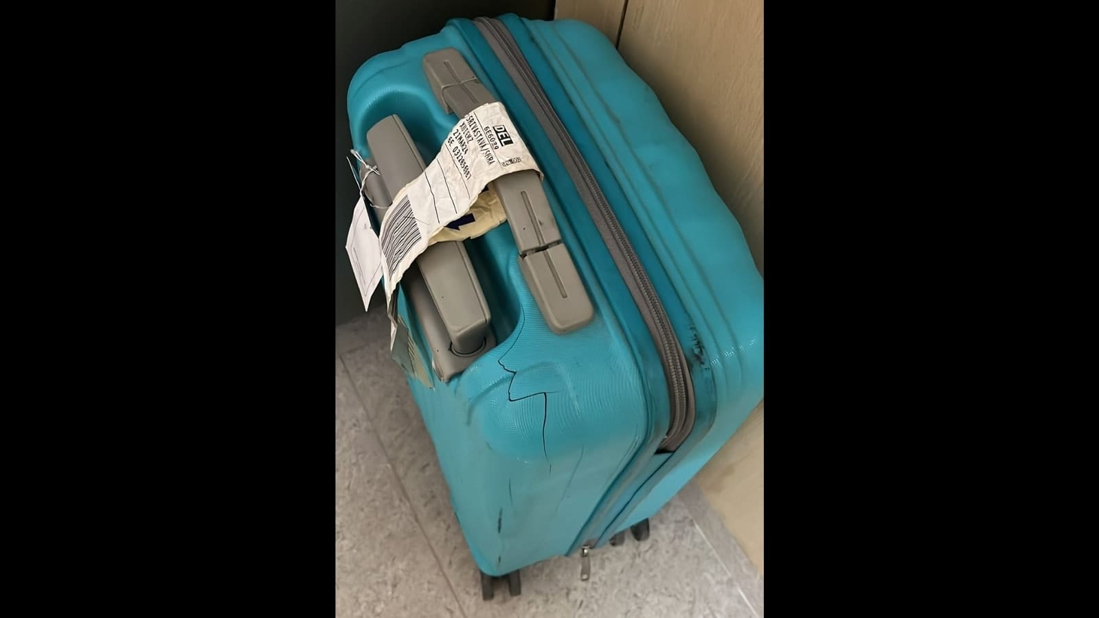 IndiGo passenger receives damaged luggage, airline ‘regrets the inconvenience caused’