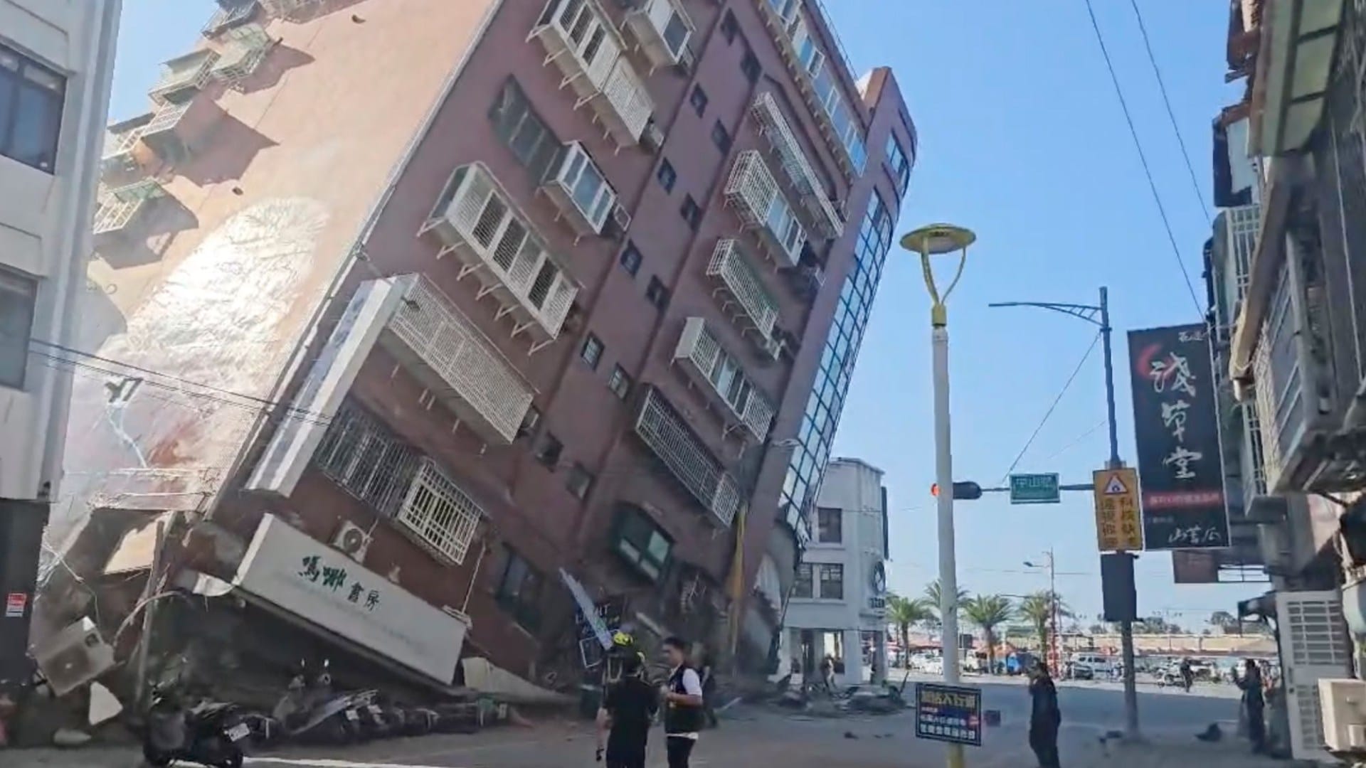 Earthquake hits Taiwan: At least 9 killed & 821 hurt as huge 7.7 magnitude quake downs buildings & triggers landslides