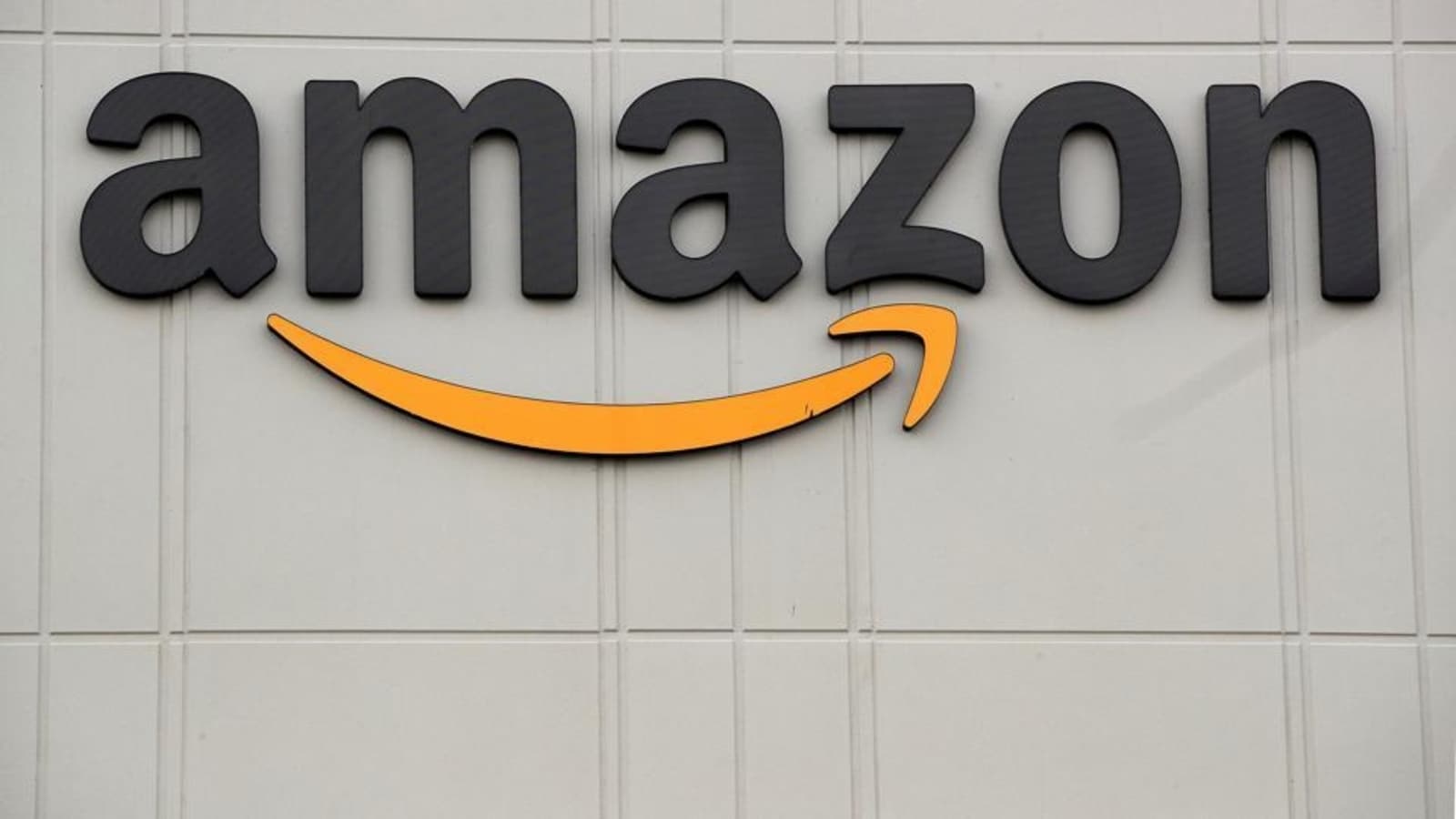 'Amazon India selling used products as new': Man after receiving old laptop, company apologises
