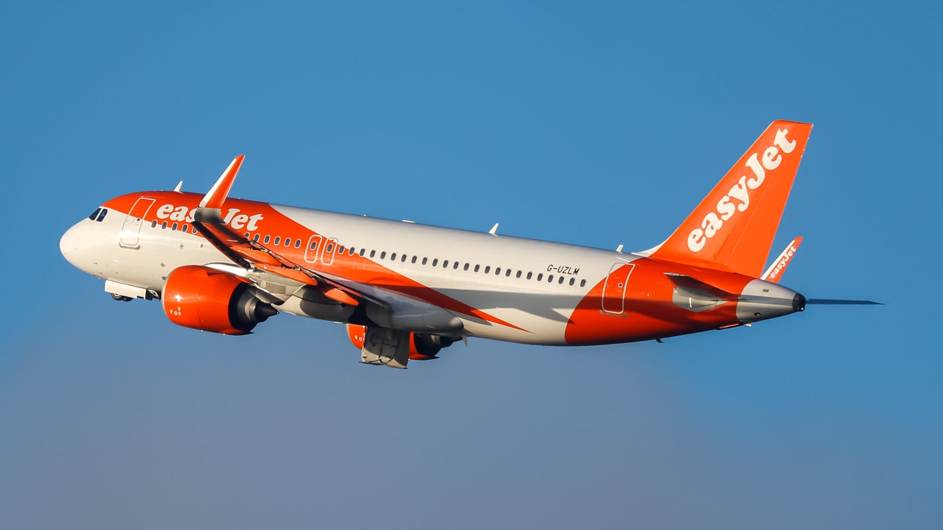 Mid-air drama as easyJet plane 'with hundreds of holidaymakers on board' forced to turn back to Gatwick Airport